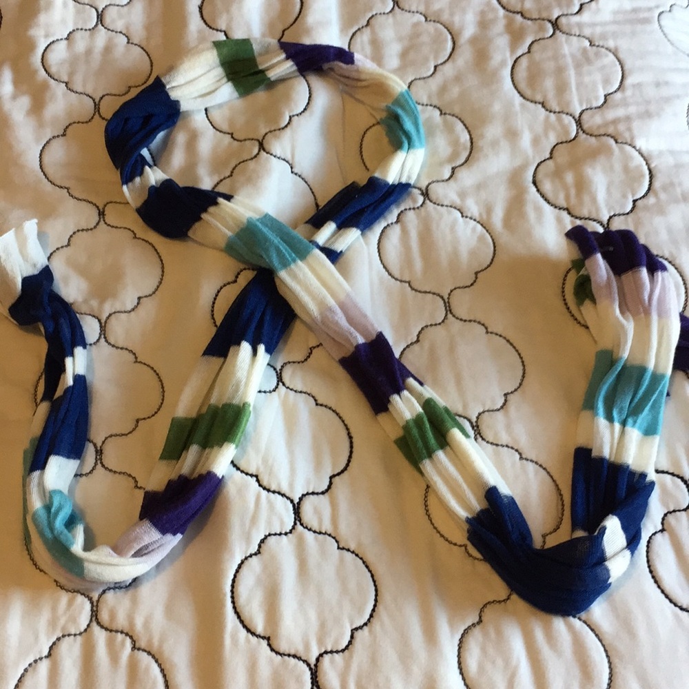 Talbots scarf - Picture 4 of 4